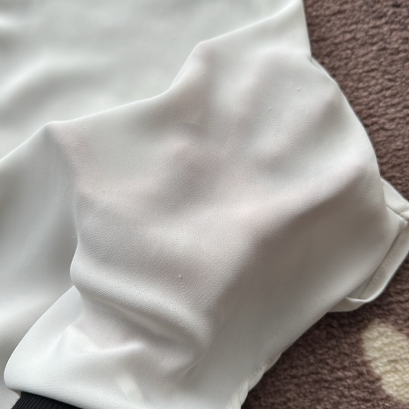 V Neck Cami With Mesh Detail - Picture 6 of 10
